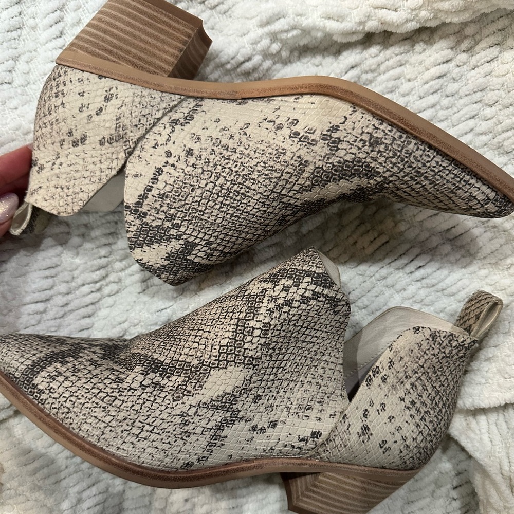 Dolce Vita Booties
